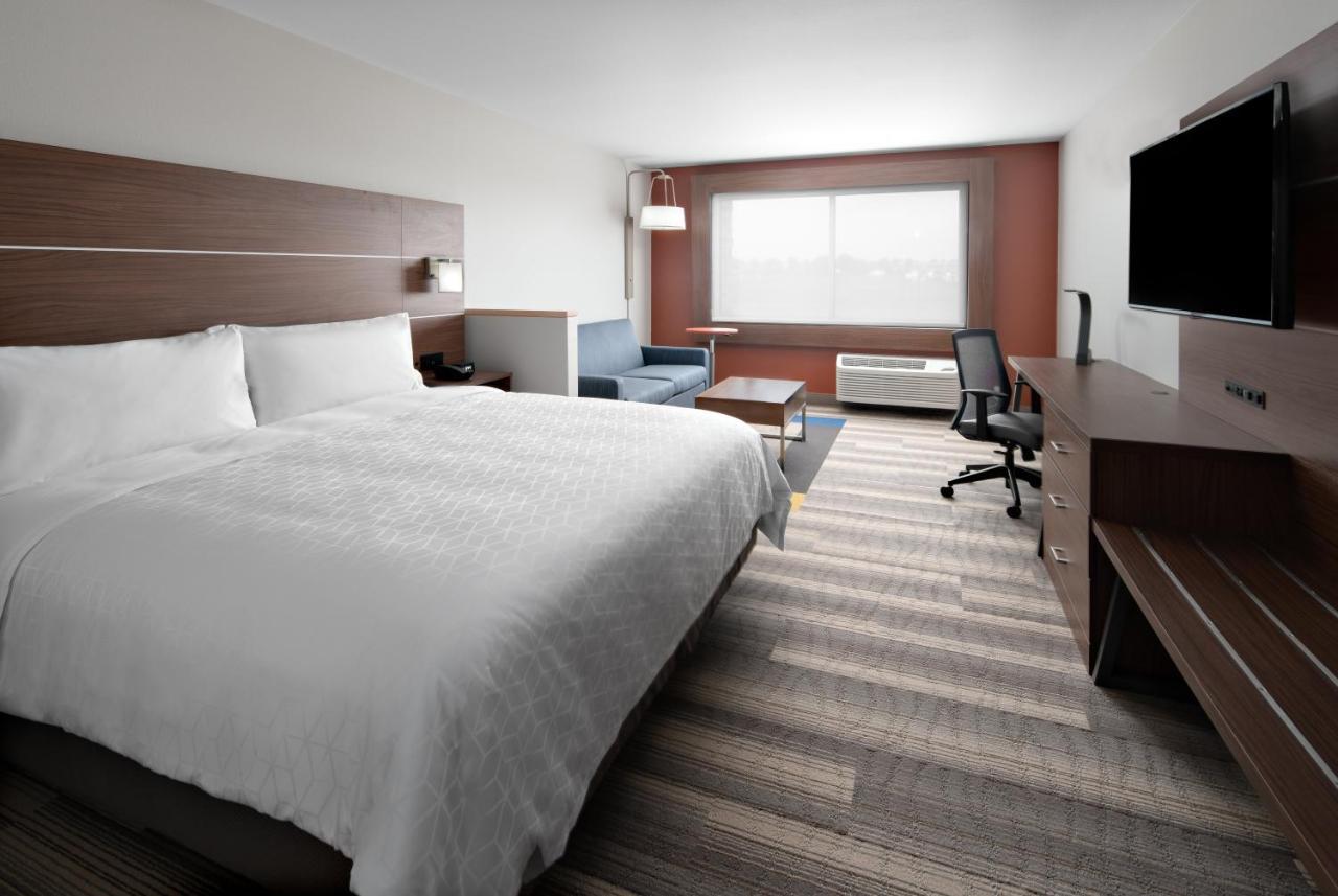 Holiday Inn Express & Suites - Elkhorn - Lake Geneva Area By Ihg Eksteriør billede