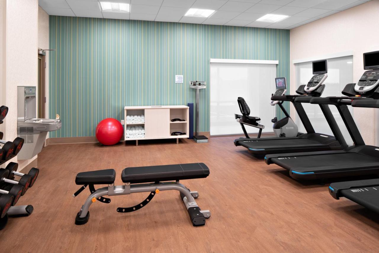 Holiday Inn Express & Suites - Elkhorn - Lake Geneva Area By Ihg Eksteriør billede